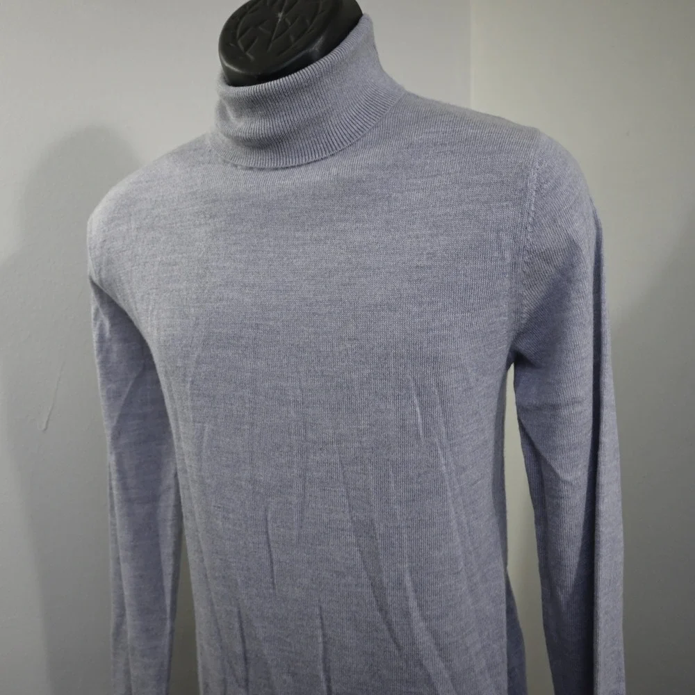 Banana Republic Turtleneck Sweater Mens Small Gray 100% Merino Wool Long Sleeve